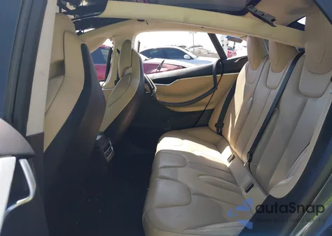 2016 Tesla Model S z USA, uszkodzony, nr VIN 5YJSA1E43GF171764